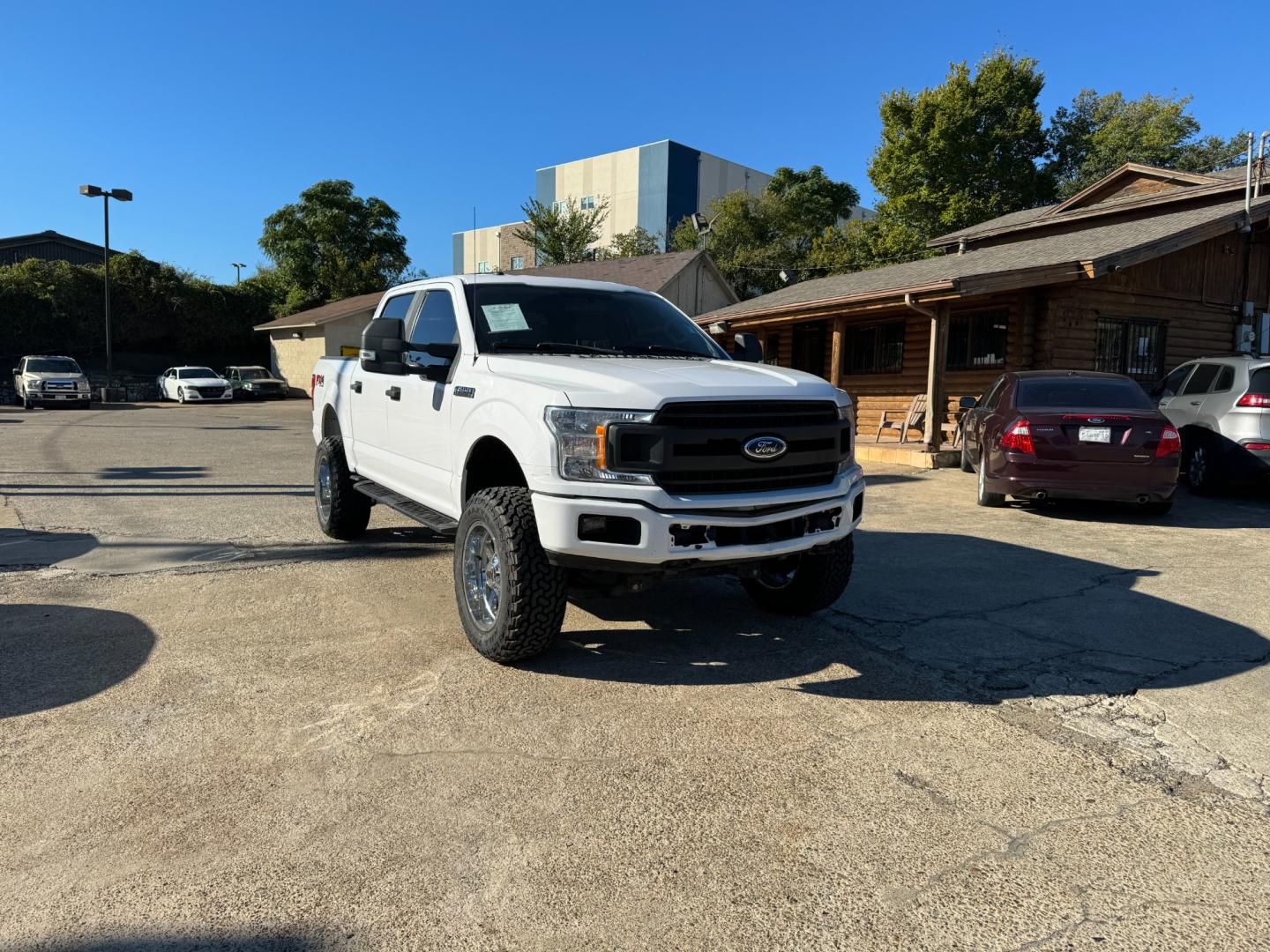 2018 Ford F-150 XLT SuperCrew 6.5-ft. Bed 4WD (1FTEW1EP5JK) with an 2.7L V6 DOHC 24V engine, 6A transmission, located at 945 E. Jefferson Blvd, Dallas, TX, 75203, (214) 943-7777, 32.752514, -96.811630 - Photo#1